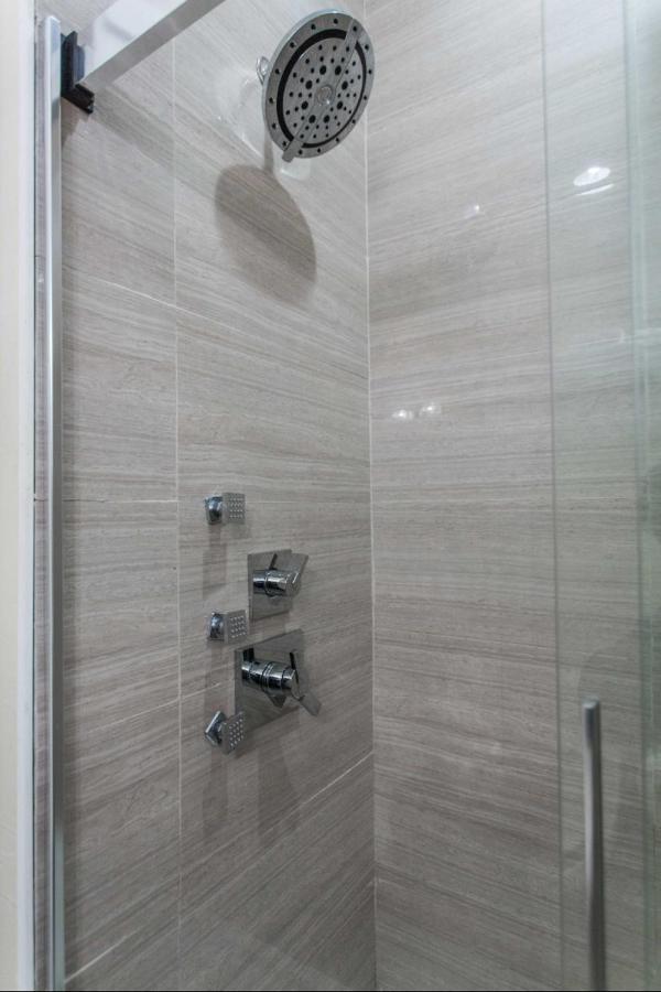 The Double Play - 1 Min Walk To Wrigley! Spacious 2Br - Perfect For Cubs Fans! ชิคาโก ภายนอก รูปภาพ
