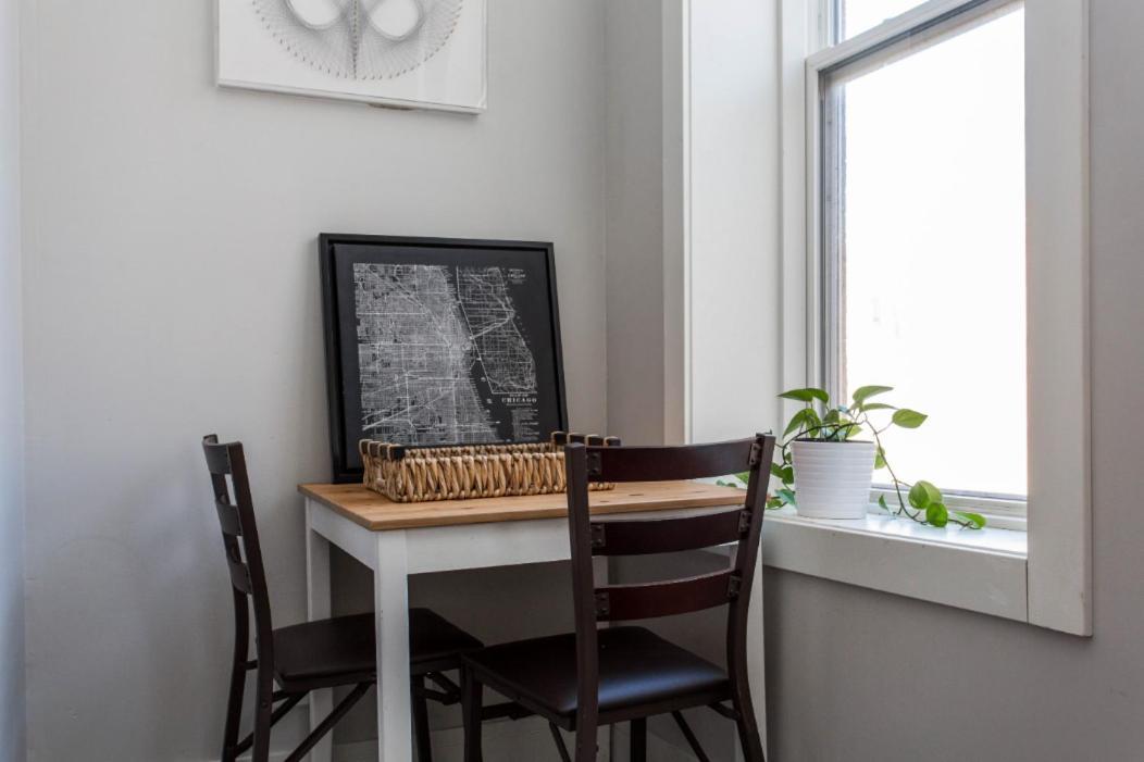 The Double Play - 1 Min Walk To Wrigley! Spacious 2Br - Perfect For Cubs Fans! ชิคาโก ภายนอก รูปภาพ