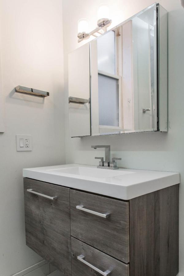 The Double Play - 1 Min Walk To Wrigley! Spacious 2Br - Perfect For Cubs Fans! ชิคาโก ภายนอก รูปภาพ